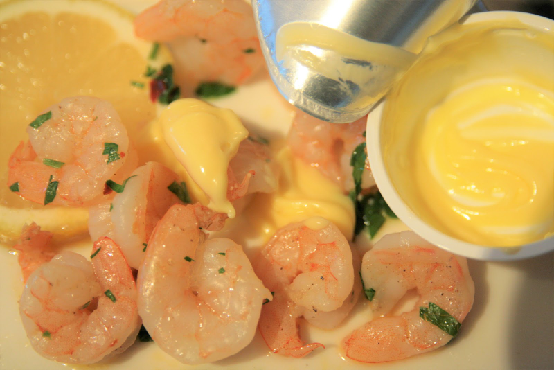 Illustration for article titled Let’s make Shrimp Scampi with Papa John’s garlic sauce